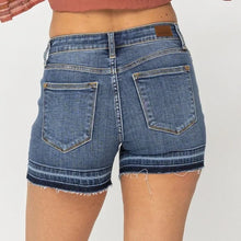 Load image into Gallery viewer, Mid Rise Release Hem Shorts - Judy Blue
